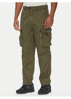 Parajumpers Spodnie materiałowe Baste 25SMPMPATW06 Zielony Regular Fit ze sklepu MODIVO w kategorii Spodnie męskie - zdjęcie 182683345