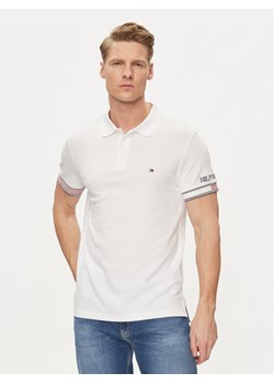 Tommy Hilfiger Polo Flag MW0MW34780 Biały Slim Fit ze sklepu MODIVO w kategorii T-shirty męskie - zdjęcie 182683466