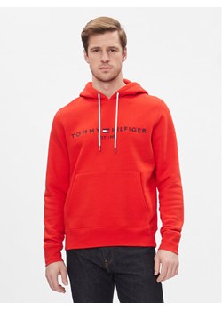 Tommy Hilfiger Bluza Tommy Logo Hoody MW0MW11599 Czerwony Regular Fit ze sklepu MODIVO w kategorii Bluzy męskie - zdjęcie 182684286