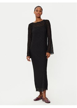 Gina Tricot Sukienka codzienna 24475 Czarny Loose Fit ze sklepu MODIVO w kategorii Sukienki - zdjęcie 182685696