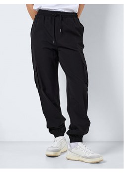 Noisy May Joggery Kirby 27026174 Czarny Cargo Fit ze sklepu MODIVO w kategorii Spodnie damskie - zdjęcie 182685747