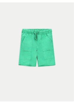 Coccodrillo Szorty sportowe WC4119502DWK Zielony Regular Fit ze sklepu MODIVO w kategorii Spodenki chłopięce - zdjęcie 182687098