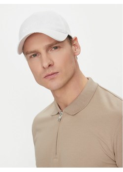 Calvin Klein Czapka z daszkiem K50K511987 Biały ze sklepu MODIVO w kategorii Czapki z daszkiem męskie - zdjęcie 182688436