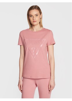 Guess T-Shirt V2YI07 K8HM0 Różowy Regular Fit ze sklepu MODIVO w kategorii Bluzki damskie - zdjęcie 182688756