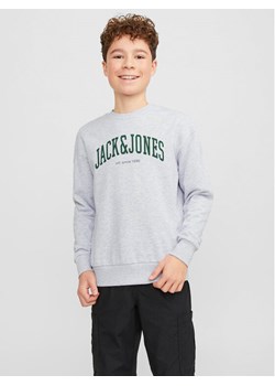 Jack&Jones Junior Bluza Josh 12249347 Biały Regular Fit ze sklepu MODIVO w kategorii Bluzy chłopięce - zdjęcie 182689575