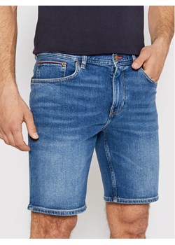 Tommy Hilfiger Szorty jeansowe Brooklyn MW0MW18035 Granatowy Regular Fit ze sklepu MODIVO w kategorii Spodenki męskie - zdjęcie 182690456