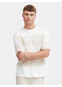 Solid T-Shirt Ijam 21108144 Beżowy Regular Fit ze sklepu MODIVO w kategorii T-shirty męskie - zdjęcie 182690717