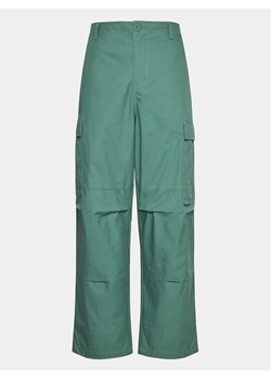 HUF Spodnie materiałowe Utility PT00278 Zielony Relaxed Fit ze sklepu MODIVO w kategorii Spodnie męskie - zdjęcie 182691089