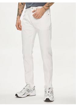 Pepe Jeans Jeansy PM207390 Biały Tapered Fit ze sklepu MODIVO w kategorii Jeansy męskie - zdjęcie 182691147