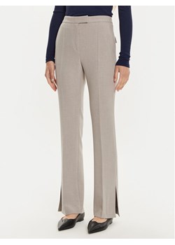 Boss Spodnie materiałowe Tubeka4 50518860 Szary Slim Fit ze sklepu MODIVO w kategorii Spodnie damskie - zdjęcie 182691489