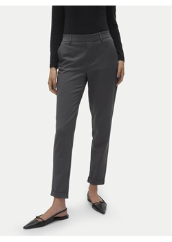 Vero Moda Chinosy Maya 10225280 Szary Regular Fit ze sklepu MODIVO w kategorii Spodnie damskie - zdjęcie 182691495