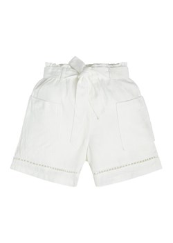 Guess Szorty materiałowe J3GD03 WE8R0 Biały Relaxed Fit ze sklepu MODIVO w kategorii Spodenki dziewczęce - zdjęcie 182692698