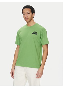 Nike T-Shirt DC7817 Zielony Loose Fit ze sklepu MODIVO w kategorii T-shirty męskie - zdjęcie 182692768