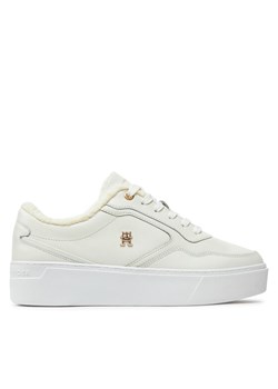 Tommy Hilfiger Sneakersy Essential Platform Sneaker Fur FW0FW08349 Biały ze sklepu MODIVO w kategorii Buty sportowe damskie - zdjęcie 182692927