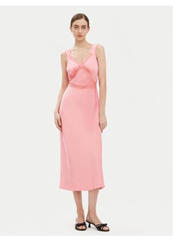 BARDOT Sukienka koktajlowa 58603DB3 Różowy Regular Fit ze sklepu MODIVO w kategorii Sukienki - zdjęcie 182693536