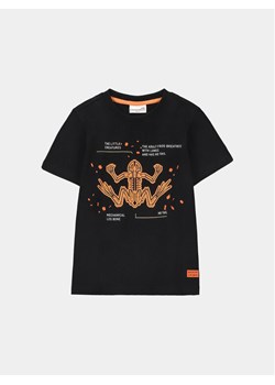 Coccodrillo T-Shirt WC4143203DEK Czarny Regular Fit ze sklepu MODIVO w kategorii T-shirty chłopięce - zdjęcie 182695718