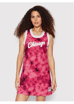 Mitchell & Ness Sukienka codzienna TDRSLF19018 Czerwony Regular Fit ze sklepu MODIVO w kategorii Sukienki - zdjęcie 182695895