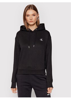 Calvin Klein Jeans Bluza Embroidered Logo J20J213178 Czarny Regular Fit ze sklepu MODIVO w kategorii Bluzy damskie - zdjęcie 182696049