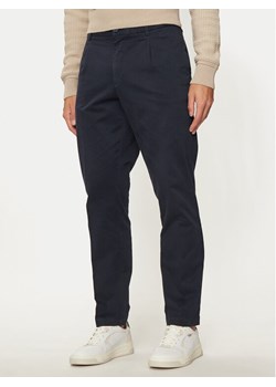 Boss Spodnie materiałowe 50524390 Granatowy Regular Fit ze sklepu MODIVO w kategorii Spodnie męskie - zdjęcie 182696166