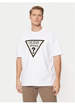 Guess T-Shirt M5RI91 KAC30 Biały Oversize ze sklepu MODIVO w kategorii T-shirty męskie - zdjęcie 182697657