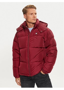 Tommy Jeans Kurtka puchowa Alaska DM0DM19537 Bordowy Loose Fit ze sklepu MODIVO w kategorii Kurtki męskie - zdjęcie 182700437