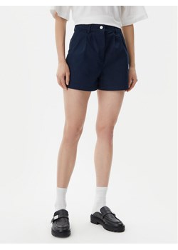 Tommy Jeans Szorty materiałowe Claire DW0DW21643 Granatowy Regular Fit ze sklepu MODIVO w kategorii Szorty - zdjęcie 182700488