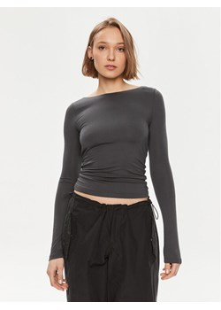 Gina Tricot Bluzka 21146 Szary Slim Fit ze sklepu MODIVO w kategorii Bluzki damskie - zdjęcie 182700765