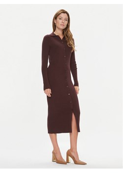 Calvin Klein Sukienka dzianinowa K20K206021 Bordowy Regular Fit ze sklepu MODIVO w kategorii Sukienki - zdjęcie 182700828