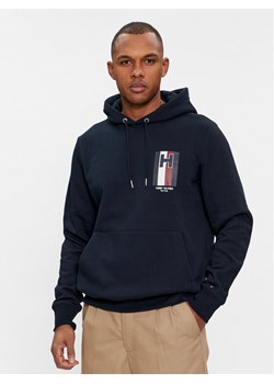 Tommy Hilfiger Bluza Emblem MW0MW33665 Granatowy Regular Fit ze sklepu MODIVO w kategorii Bluzy męskie - zdjęcie 182700938