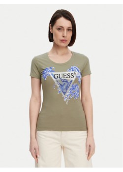 Guess T-Shirt W5GI08 J1314 Khaki Slim Fit ze sklepu MODIVO w kategorii Bluzki damskie - zdjęcie 182701418