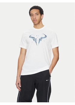 Nike T-Shirt FQ4938 Biały Regular Fit ze sklepu MODIVO w kategorii T-shirty męskie - zdjęcie 182702085
