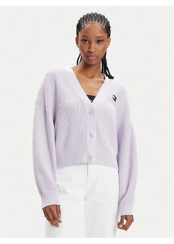 Tommy Jeans Kardigan Essential DW0DW17253 Fioletowy Relaxed Fit ze sklepu MODIVO w kategorii Swetry damskie - zdjęcie 182702977