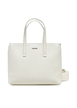 Calvin Klein Torebka Ck Must Small Tote K60K612904 Écru ze sklepu MODIVO w kategorii Torebki damskie - zdjęcie 182703358
