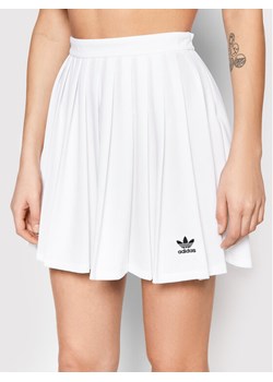 adidas Spódnica plisowana HG6305 Biały Regular Fit ze sklepu MODIVO w kategorii Spódnice - zdjęcie 182703525