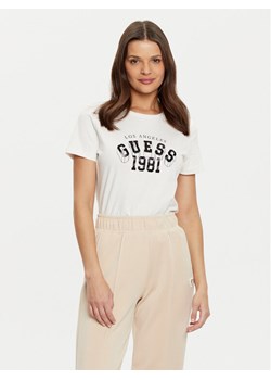Guess T-Shirt V5RI06 I3Z14 Écru Regular Fit ze sklepu MODIVO w kategorii Bluzki damskie - zdjęcie 182703668