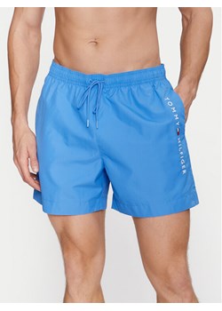 Tommy Hilfiger Szorty kąpielowe UM0UM03258 Niebieski Regular Fit ze sklepu MODIVO w kategorii Kąpielówki - zdjęcie 182703755