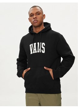 Vans Bluza Vans Arched Po VN000G0N Czarny Regular Fit ze sklepu MODIVO w kategorii Bluzy męskie - zdjęcie 182704147