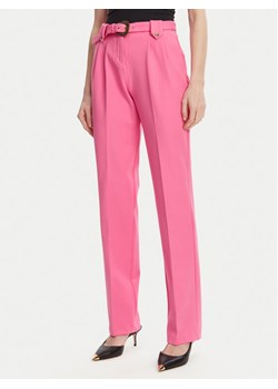Versace Jeans Couture Spodnie materiałowe 78HAA111 Różowy Straight Fit ze sklepu MODIVO w kategorii Spodnie damskie - zdjęcie 182704515