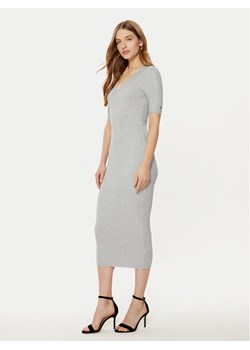 Guess Sukienka dzianinowa W5RK11 Z2V62 Szary Bodycon Fit - id: 0000304595875 - marki Guess - 182704936 Guess Sukienka dzianinowa W5RK11 Z2V62 Szary Bodycon Fit ze sklepu MODIVO w kategorii Sukienki - zdjęcie 182704936