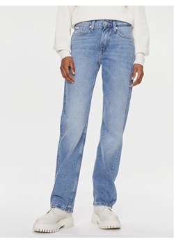 Calvin Klein Jeans Jeansy J20J221222 Niebieski Straight Fit ze sklepu MODIVO w kategorii Jeansy damskie - zdjęcie 182705007