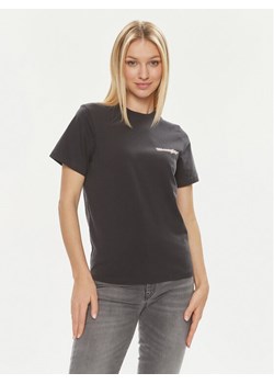 Wrangler T-Shirt 112350315 Czarny Regular Fit ze sklepu MODIVO w kategorii Bluzki damskie - zdjęcie 182705389