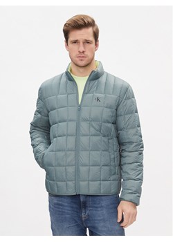 Calvin Klein Jeans Kurtka puchowa J30J324981 Granatowy Regular Fit ze sklepu MODIVO w kategorii Kurtki męskie - zdjęcie 182705555