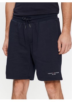 Tommy Hilfiger Szorty sportowe Logo MW0MW34201 Granatowy Regular Fit ze sklepu MODIVO w kategorii Spodenki męskie - zdjęcie 182705558