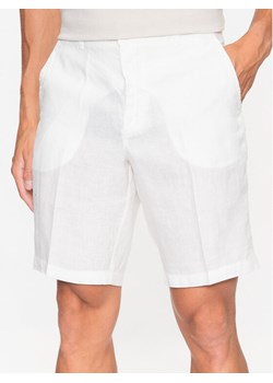 United Colors Of Benetton Szorty materiałowe 4AGH59548 Écru Regular Fit ze sklepu MODIVO w kategorii Spodenki męskie - zdjęcie 182706925