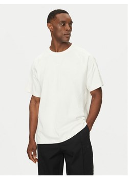adidas T-Shirt Premium Essentials JD3278 Biały Loose Fit ze sklepu MODIVO w kategorii T-shirty męskie - zdjęcie 182707206