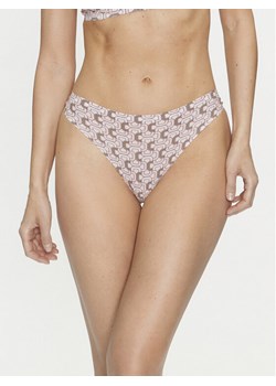 Chantelle Stringi Soft Stretch C11D90 Beżowy ze sklepu MODIVO w kategorii Majtki damskie - zdjęcie 182707388