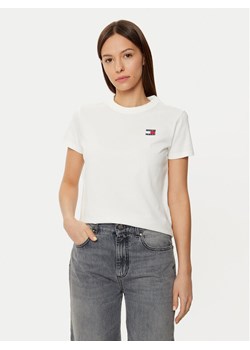 Tommy Jeans T-Shirt DW0DW20153 Biały Regular Fit - id: 0000304407192 - marki Tommy Jeans - 182707708 Tommy Jeans T-Shirt DW0DW20153 Biały Regular Fit ze sklepu MODIVO w kategorii Bluzki damskie - zdjęcie 182707708