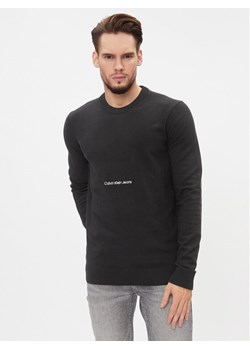 Calvin Klein Jeans Sweter J30J324328 Czarny Regular Fit ze sklepu MODIVO w kategorii Swetry męskie - zdjęcie 182708787