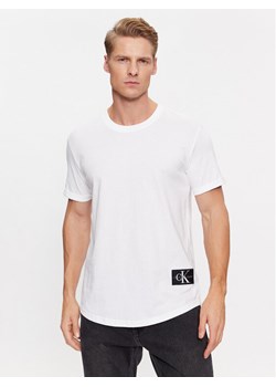 Calvin Klein Jeans T-Shirt J30J323482 Biały Regular Fit ze sklepu MODIVO w kategorii T-shirty męskie - zdjęcie 182708907