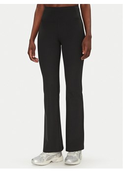 Girlfriend Collective Legginsy Rib Flare 4038RIB Czarny Slim Fit ze sklepu MODIVO w kategorii Spodnie damskie - zdjęcie 182709919